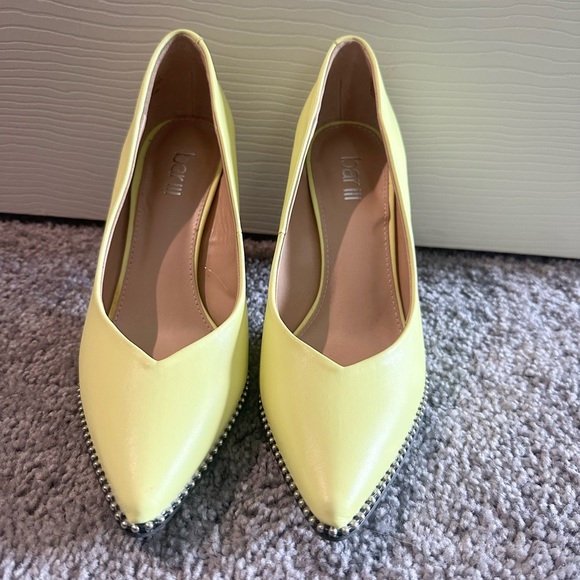 Yellow Studded Bar III Heels sz 6.5 - Picture 3 of 6